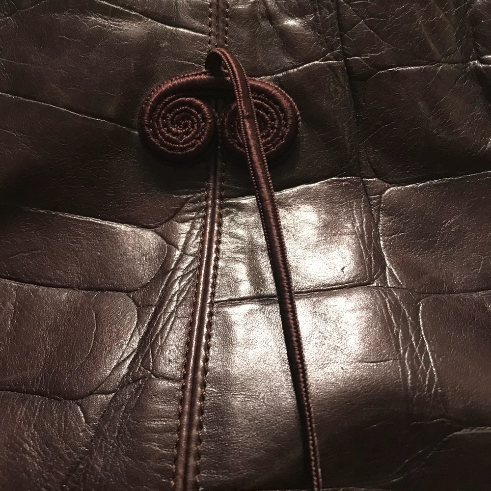 Falor - Picture 2 of 8